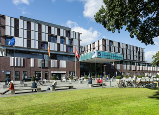 UKE-Studie: Corona hinterlässt messbare Schäden am Herzen Eingang des Universitätsklinikum Hamburg-Eppendorf.