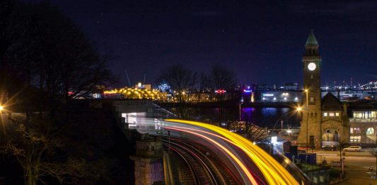 7 Dinge, die sich 2022 in Hamburg ändern Hamburg bei Nacht