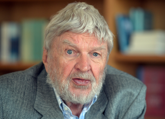 Schauspieler Hardy Krüger gestorben Schauspieler Hardy Krüger ist mit 93 Jahren gestorben.