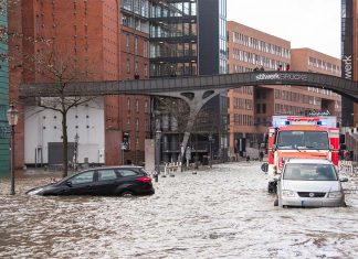 Fischmarkt überflutet, hunderte Einsätze und Bahnausfälle Sturmtief Nadia