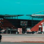 Nach Gespräch mit Senat: Doch keine “Geisterspiele” im Profisport Neue Corona-Regeln für Hamburg: Bild vom leeren Millerntor-Stadion. Foto: Moritz Kindler/Unsplash