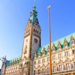 Tschentscher stellt weitere Corona-Regeln für Hamburg vor Neue Corona-Regeln für Hamburg: Bild vom Hamburger Rathaus. Foto: Cedric Reiners/Pexels