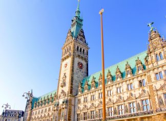 Tschentscher stellt weitere Corona-Regeln für Hamburg vor Neue Corona-Regeln für Hamburg: Bild vom Hamburger Rathaus. Foto: Cedric Reiners/Pexels