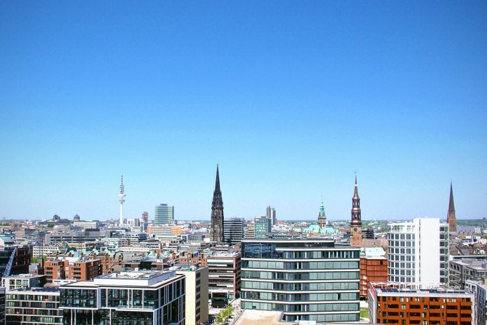 Foto vom Blick über Hamburg. Mitten in der City hat ein neues Sonder-Kundenzentrum in der Spitalerstraße geöffnet. Foto: Sabine/Pexels
