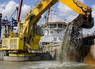 Hamburg will Elbschlick vor Scharhörn verklappen Hamburg will Elbschlick vor Scharhörn verklappen | Foto: Axel Heimken/dpa