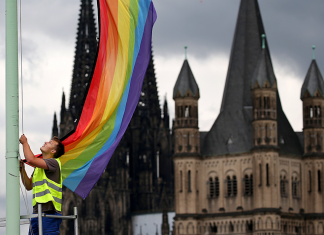 “Rom wird das Ganze sowieso stoppen” Kirche, Massenouting, Pride