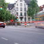 Verkehrsstatistik 2021: Mehr Unfälle trotz Corona-Pandemie Verkehr Hamburg: Ein Auto fährt über eine Kreuzung.