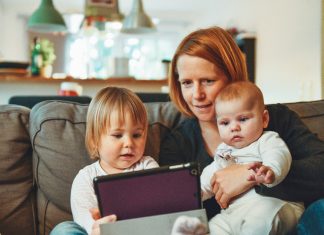 HAW-Stipendium für Alleinerziehende und Schwangere Madame Courage fördert alleinerziehende Mütter und schwangere Studierende.