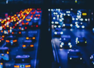 Hamburg ist “Stau-Meister” Stau auf der Autobahn – Hamburg ist Stau-Meister