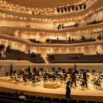 Elbphilharmonie vergibt wieder Stuhlpatenschaften Der große Saal in der Elbphilharmonie