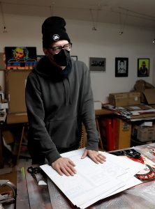 Künstler Andreas Jakobs in seinem Atelier