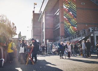 Kunst, Musik und Engagement: Die Millerntor Gallery 2025 startet Kulturtipps Hamburg - Millerntor Gallery. Foto: Lars Jockumsen.