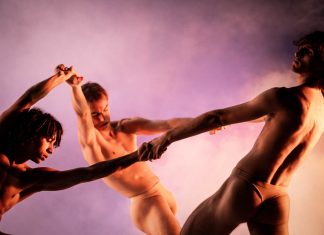 „Zurück in die Zukunft“: 47. Hamburger Ballett-Tage Hamburger Ballett-Tage: Tänzer des Bundesjugendballetts während einer Probe zu "Die Unsichtbaren"