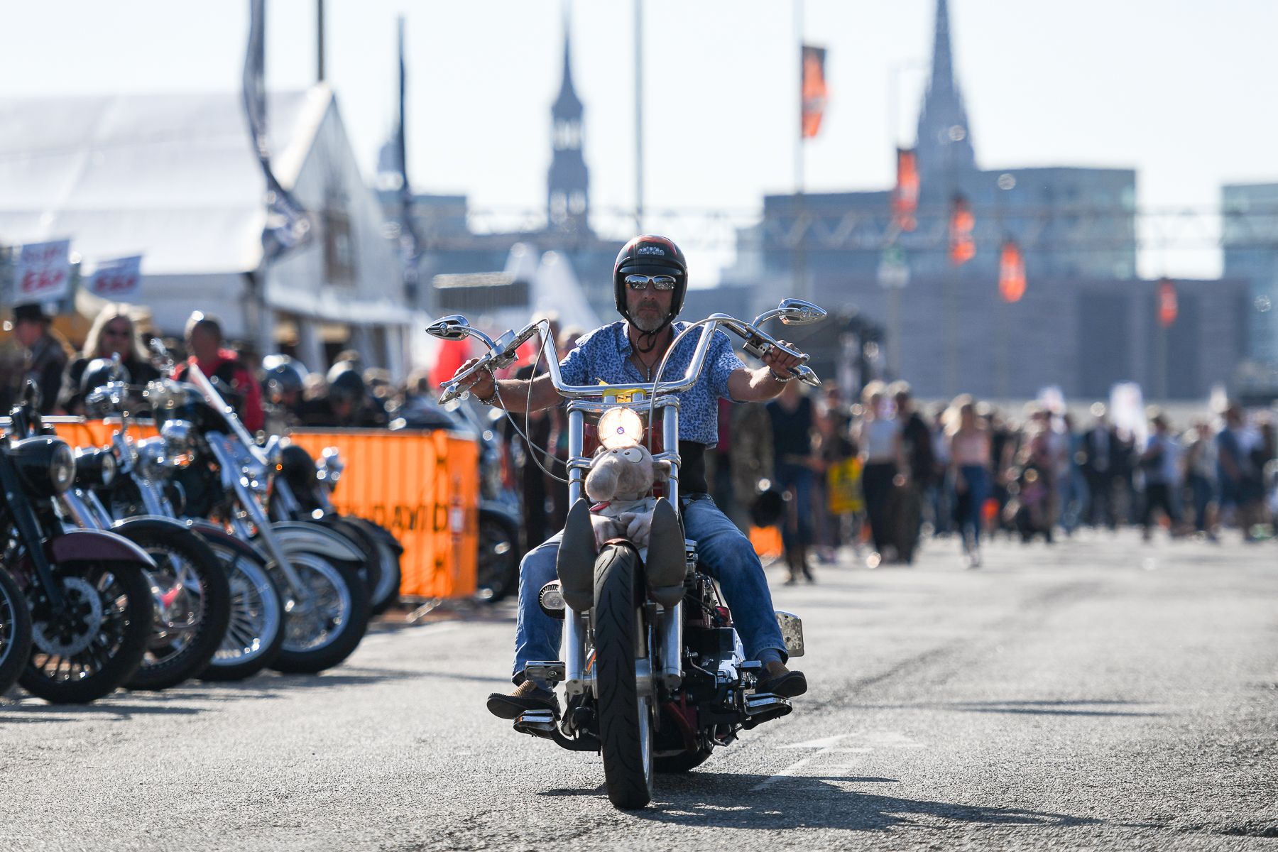 Mann auf Motorrad bei den Harley Days 2019