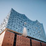 Hamburg Senat gibt acht Millionen Euro frei Förderung für die Tourismusbranche. Die Elbphilharmonie von außen.
