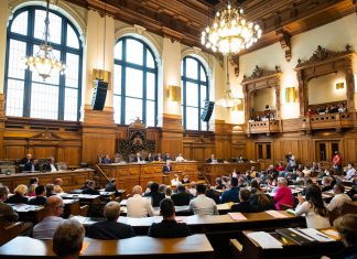 Bürgermeister Tschentscher ruft zum Energiesparen auf Bürgerschaft Hamburg berät übers Energiesparen im Plenarsaal