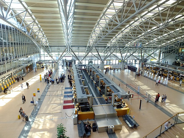 Die Abflughalle des Hamburger Flughafens.