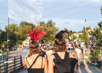 Kulturtipps Special: Pride Week – es wird bunt Vogelball Publikum