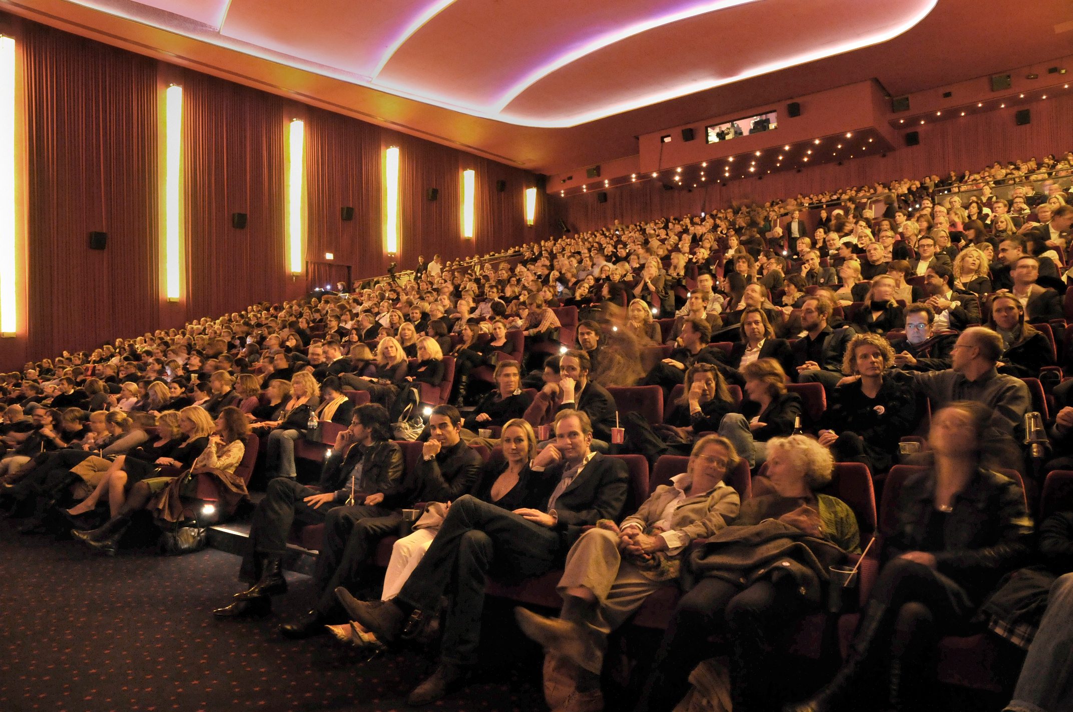 Ein voller Kinosaal im CinemaxX Dammtor