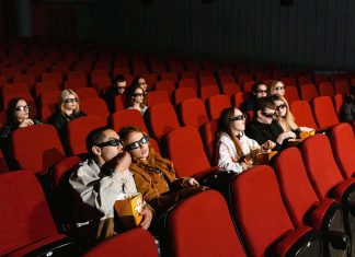 Auch Goldfische gehen gerne ins Kino Eintauchen im Kino. Generation Z im Kino.