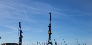 Fliegerbombe im Hamburger Hafen erfolgreich entschärft. Foto: Stine Schumacher
