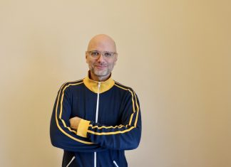 “Meinen Hass bekommt ihr nicht”: Attentate in Paris Meinen Hass bekommt ihr nicht: Regisseur Kilian Riedhof