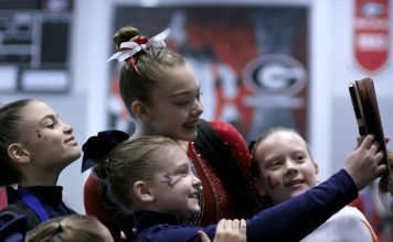 Fan-Idol-Beziehungen im Dokumentarfilm „One in a Million“ Dokumentarfilm "One in a Million"