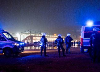 Nach Hamburg-Derby: Ermittlungen gegen Bundespolizisten Polizeieinsatz beim Hamburg-Derby.