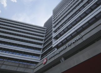 Arbeitslosigkeit in Hamburg sinkt weiter Das Gebäude der Bundesagentur für Arbeit