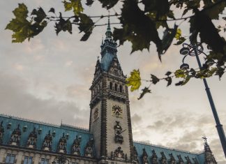 Umbildung im Hamburger Senat Hamburger Rathaus