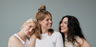 Die Presenterinnen des Instagram-Kanals 21Gramm
