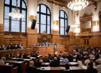 Bürgerschaft: Wechsel bei Senatorinnen Die Hamburgische Bürgerschaft begrüßt die neuen Senatorinnen Melanie Schlotzhauer und Karen Pein. Foto: Senatskanzlei Hamburg