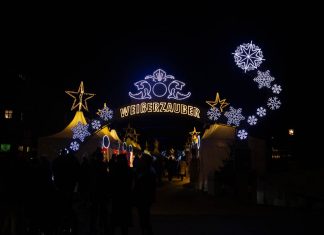 Weihnachtsmärkte Hamburg: Betreiber mit Saison zufrieden Hamburger Weihnachtsmärkte: Das Eingangsschild zum Weißer Zauber-Weihnachtsmarkt