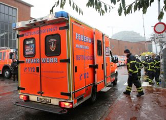 Notdienst Hamburg: Mehr Angebote über Feiertage Ein Rettungswagen der Hamburger Feuerwehr.. Notdienst Hamburg.