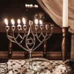 Das jüdische Chanukkah-Fest geht acht Tage lang. Foto: Benigno Hoyuela/Unsplash