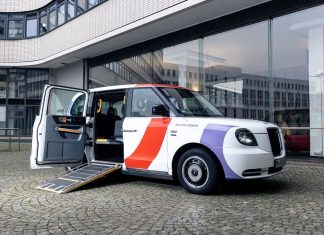 “Hop”: Shuttleservice kommt für Harburg Elektroauto mit Rollstuhlrampe des Shuttleservice Hop vom HVV
