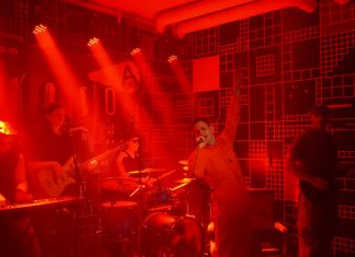 Alles, nur kein „Alte-Leute-Funk“ Kaso und seine Backing Band The A-Teem im Häkken im Dezember 2022