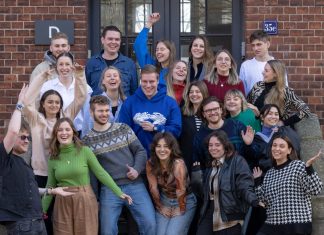 FINK.HAMBURG is back Gruppenfoto der FINK.HAMBURG Redaktion