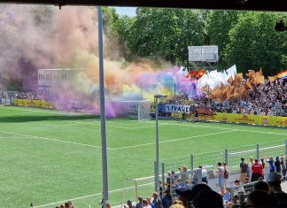 So liefen die Finalspiele vom Hamburger Pokal Fußballfans zünden Pyro-Technik beim Hamburger Pokalfinale.