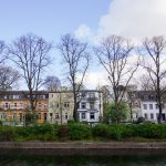 Mietpreisbremse auch bei Zwischenmiete und Möblierung Häuser hinter einem Kanal in Hamburg