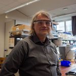 Dr. Thorsten Struckmann ist Professor am Department Maschinenbau und Produktion, eines seiner Schwerpunktthemen sind Redox-Flow-Batterien. Foto: Laura Krone