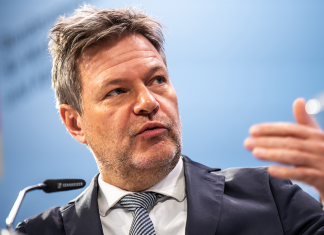 Bundeswirtschaftsminister Habeck sagt Reise zur COP28 vorerst ab Deutscher Bundesminister für Wirtschaft und Klimaschutz Robert Habeck. Foto: Michael Kappeler/dpa