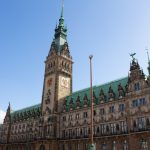 Im Hamburger Rathaus debattiert die Bürgerschaft über die AfD. Foto: Jolan Geusen