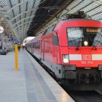 Weiterhin Zugverspätungen zwischen Hannover und Hamburg Regionalzug der Deutschen Bahn an einem Bahnsteig. Hamburg und Hannover.