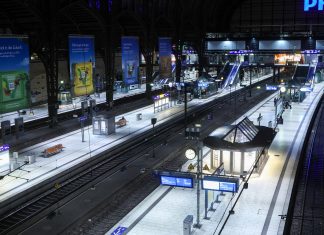 Der Bahnstreik und seine Folgen im Norden Leere Bahnsteige am Hamburger Hauptbahnhof.
