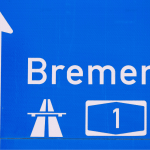 Verkehrszeichen A1 Richtung Bremen