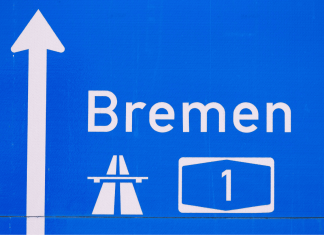 Staus erwartet: A1 Richtung Bremen nur einspurig Verkehrszeichen, das auf die A1 Richtung Bremen hinweist