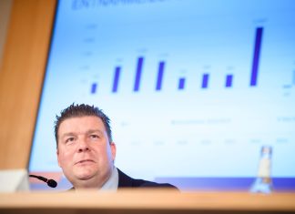 Steuereinnahmen: Hamburg über dem Bundestrend Hamburgs Finanzsenator Andreas Dressel stellt Steuerschätzung für Hamburg vor.