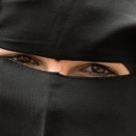 Verhüllungsverbot an Hamburgs Schulen beschlossen Verschleiertes Gesicht einer Frau.