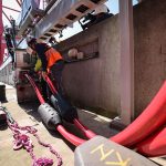 Landstrom für Containerschiffe im Hamburger Hafen Versorgung eines Containerschiffs mit Landstrom am Hamburger Hafen